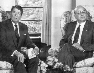 Da sinistra: Ronald Reagan, presidente USA, e Bettino Craxi, presidente del Consiglio 